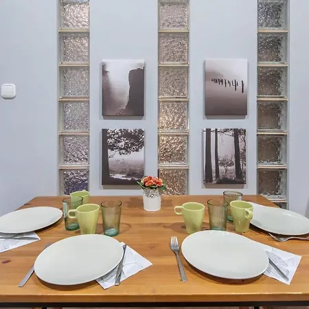 Sleek Warm Design Retreat Lejlighed *