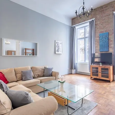 Lejlighed Sleek Warm Design Retreat Budapest