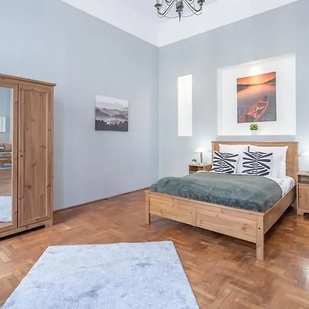 Διαμέρισμα Sleek Warm Design Retreat *