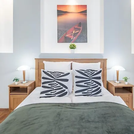 Sleek Warm Design Retreat *
