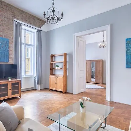 Διαμέρισμα Sleek Warm Design Retreat
